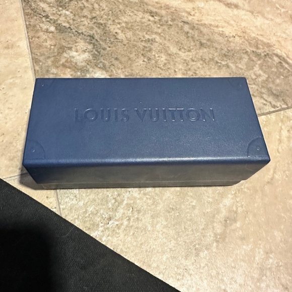 Louis Vuitton Black Sunglasses - Picture 3 of 6